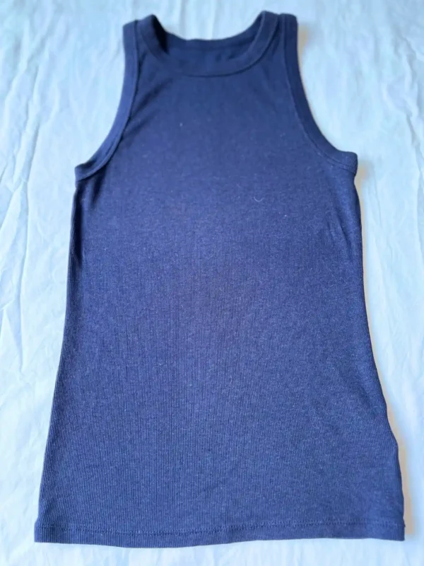 Foto 3 de Musculosa azul canalé - Talle S