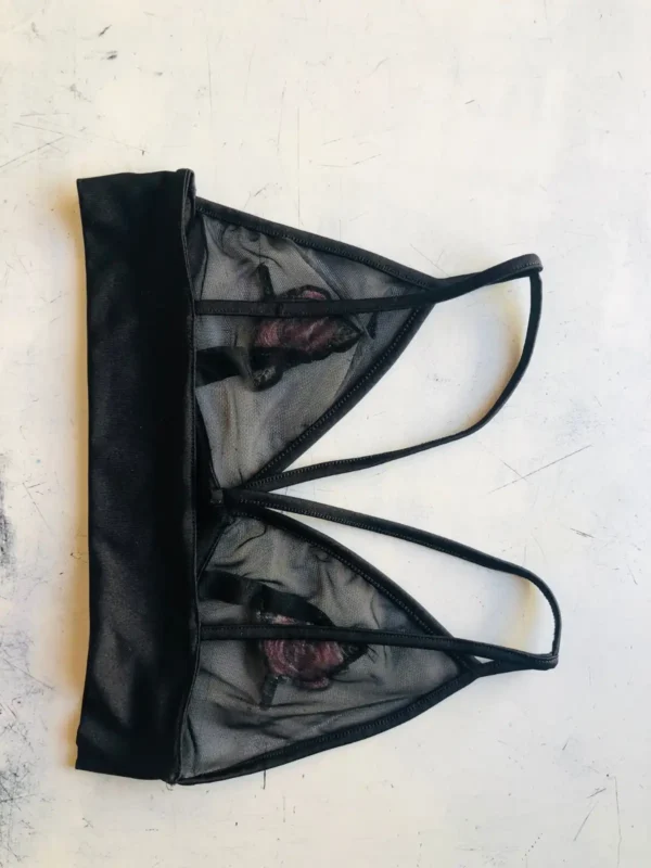 Foto 4 de Bralette mesh negro con rosa bordada - Talle S/M