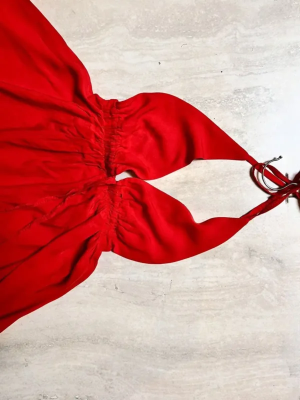 Foto 4 de Vestido rojo cruzado halter - Talle S