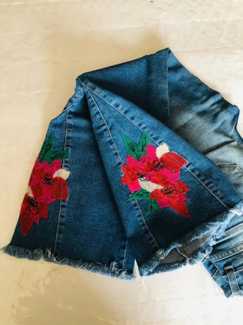 Jean flare bordado floral - Talle 36