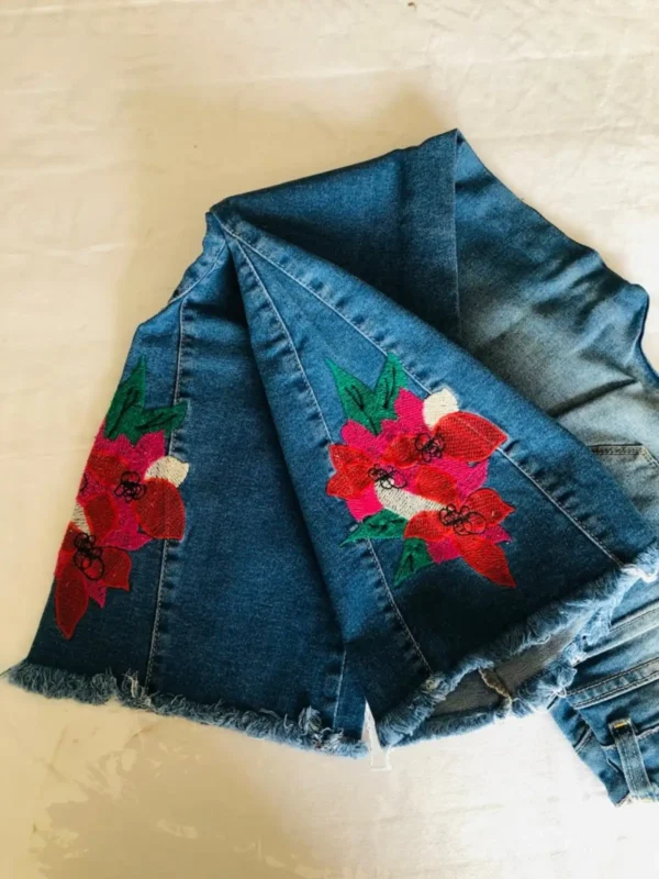 Foto 5 de Jean flare bordado floral - Talle 36