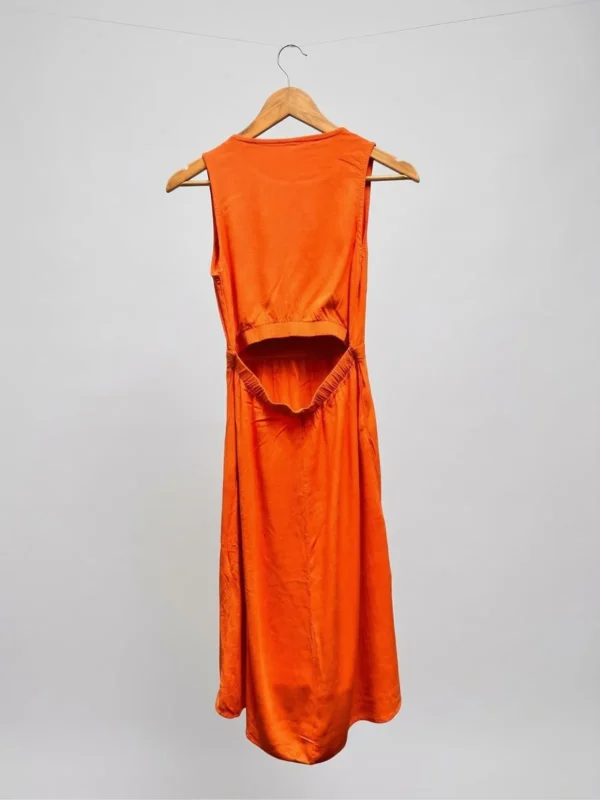 Foto 4 de Vestido naranja espalda descubierta