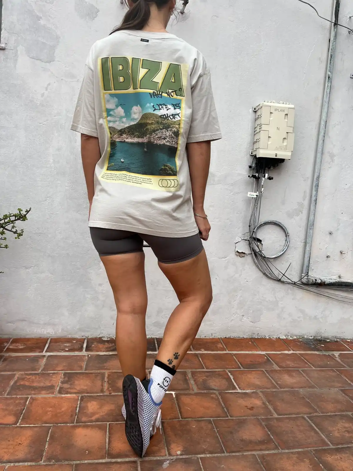 Remera oversize verde oliva Ibiza (Kevington)
