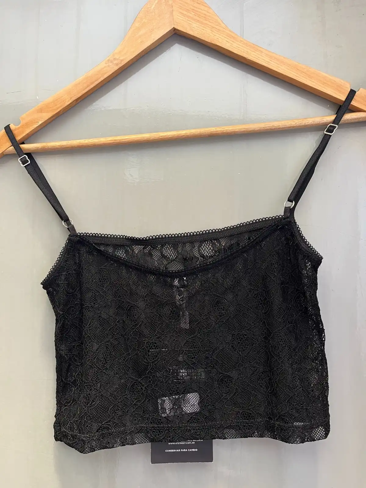 Musculosa negra encaje (47 Street)