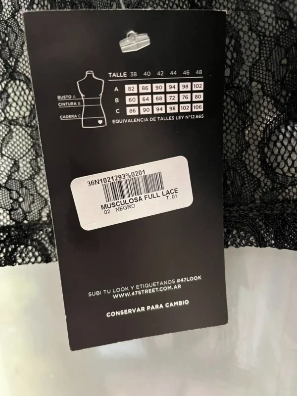 Foto 2 de Musculosa negra encaje (47 Street)