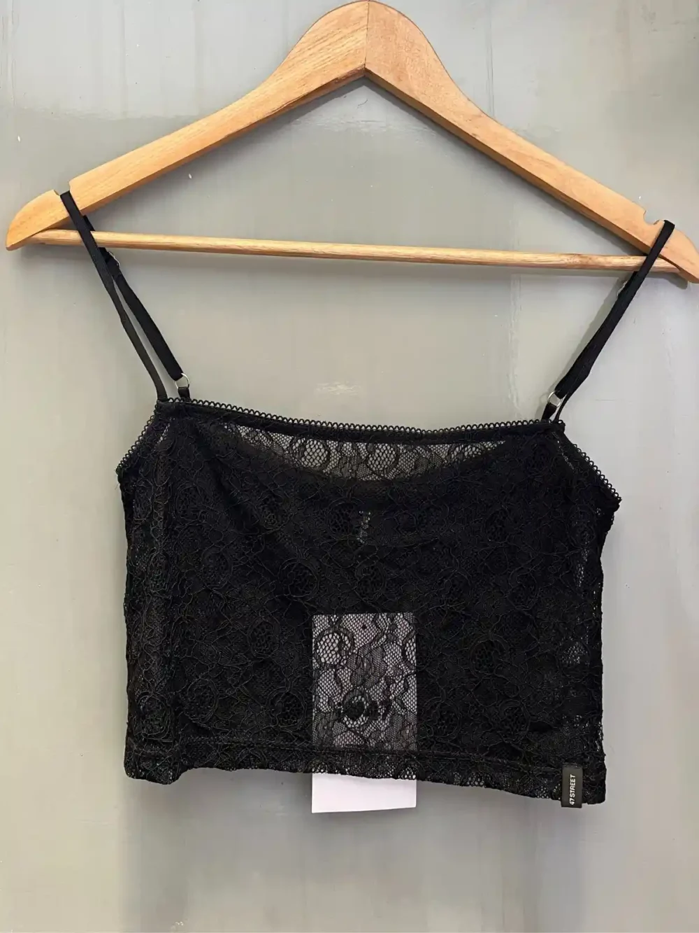 Musculosa negra encaje (47 Street)
