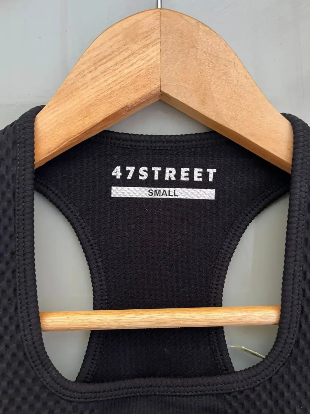 Top deportivo negro (47 Street) - Talle S