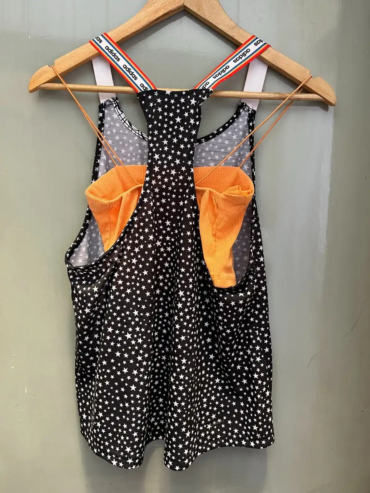 Musculosa flores (Adidas) - Talle M