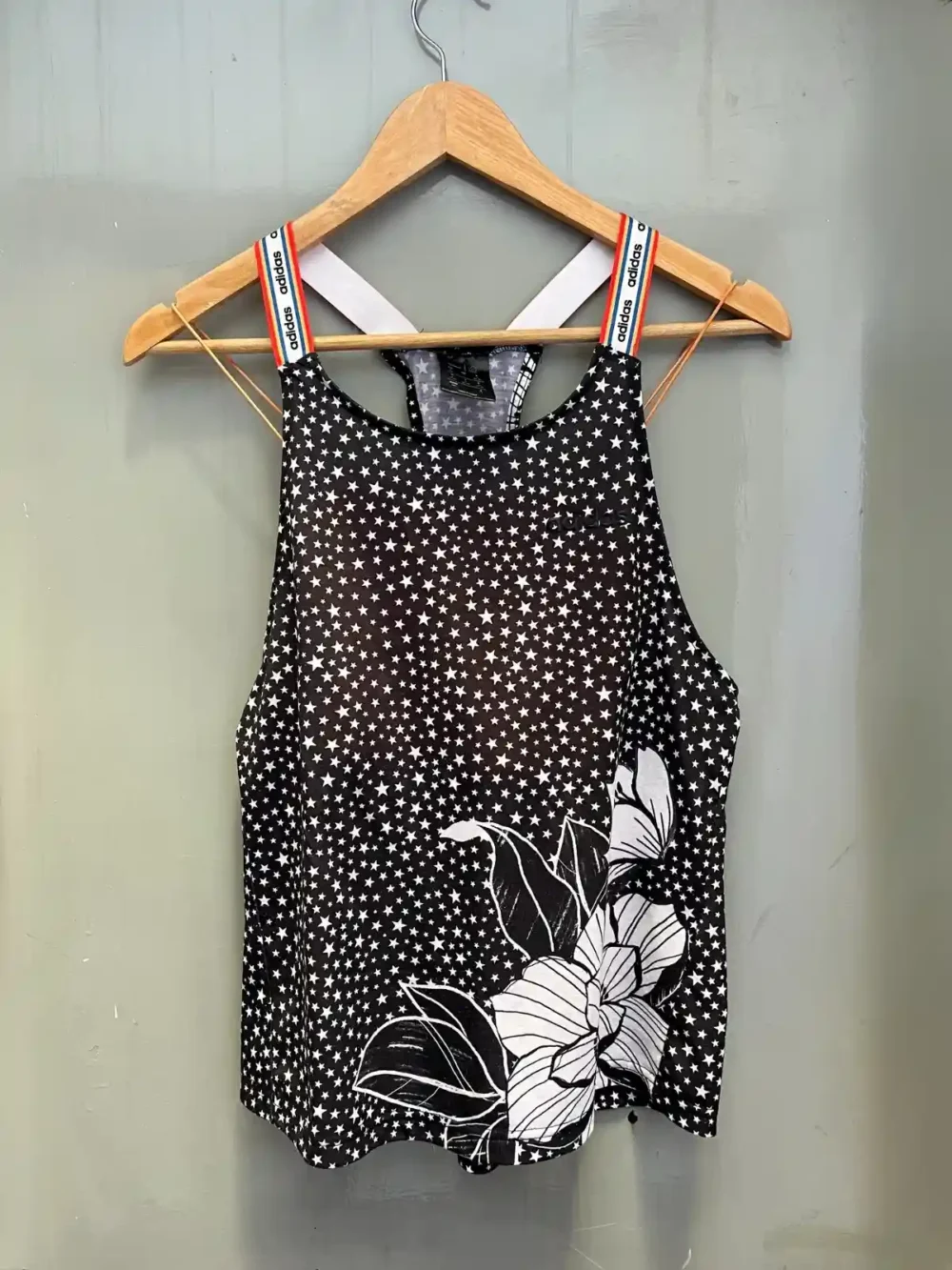 Musculosa flores (Adidas) - Talle M