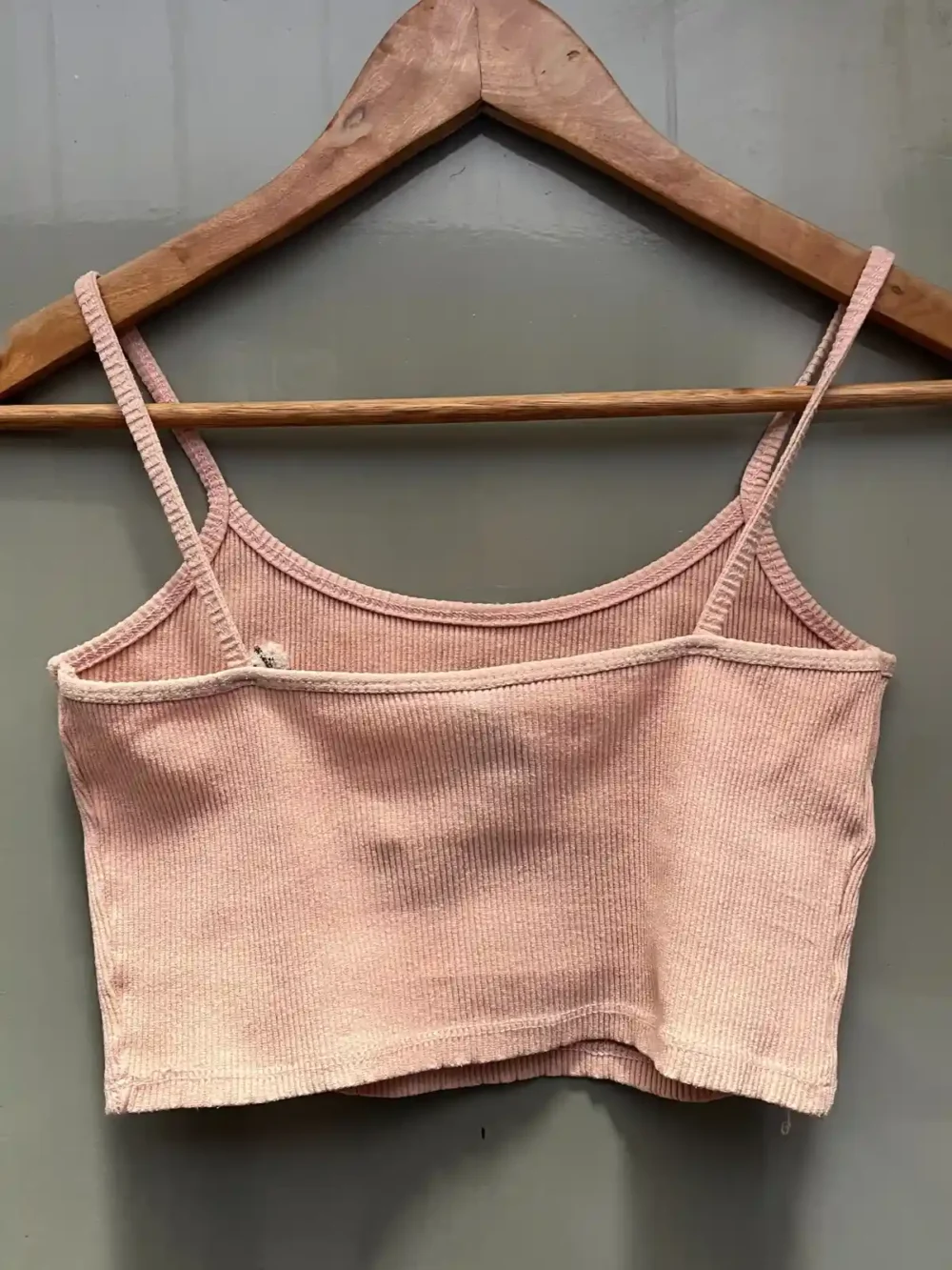 Musculosa rosa bordado
