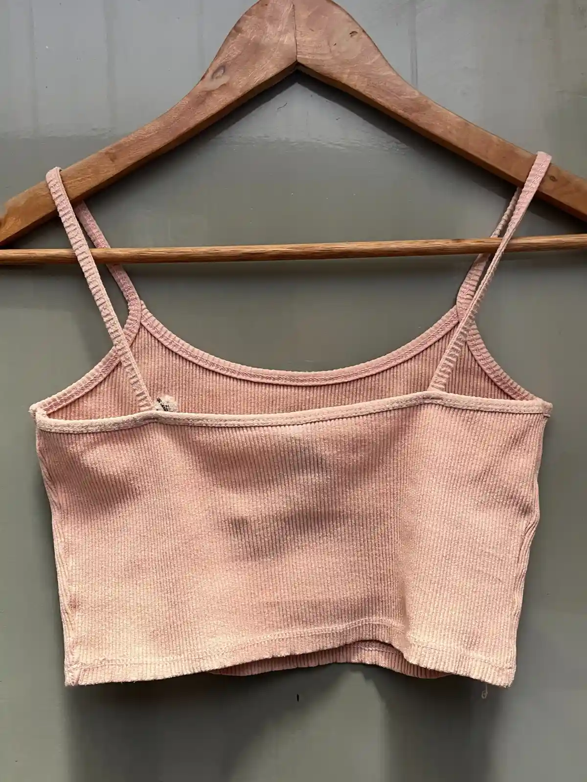 Musculosa rosa bordado