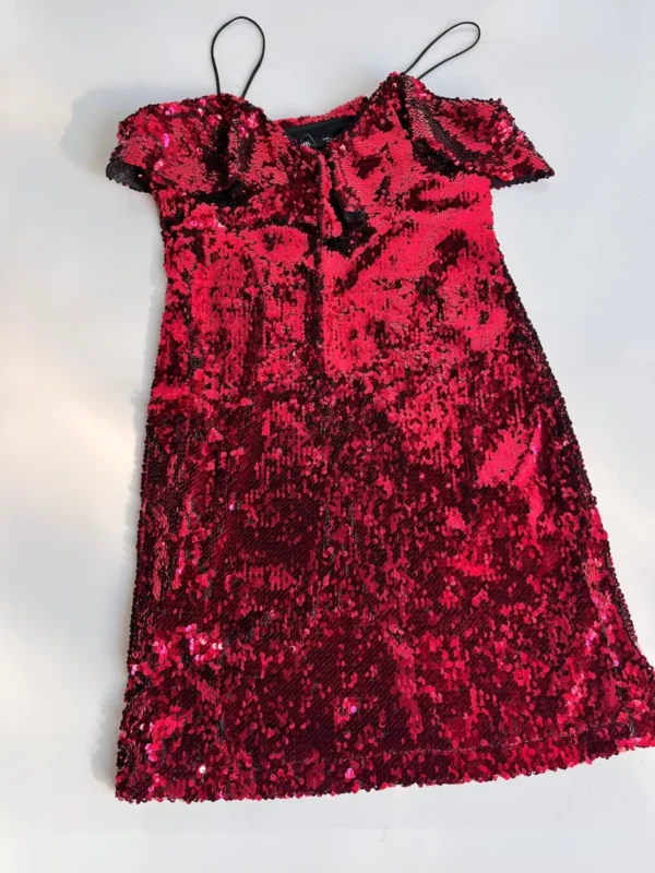 Foto 1 de Vestido rojo lentejuelas