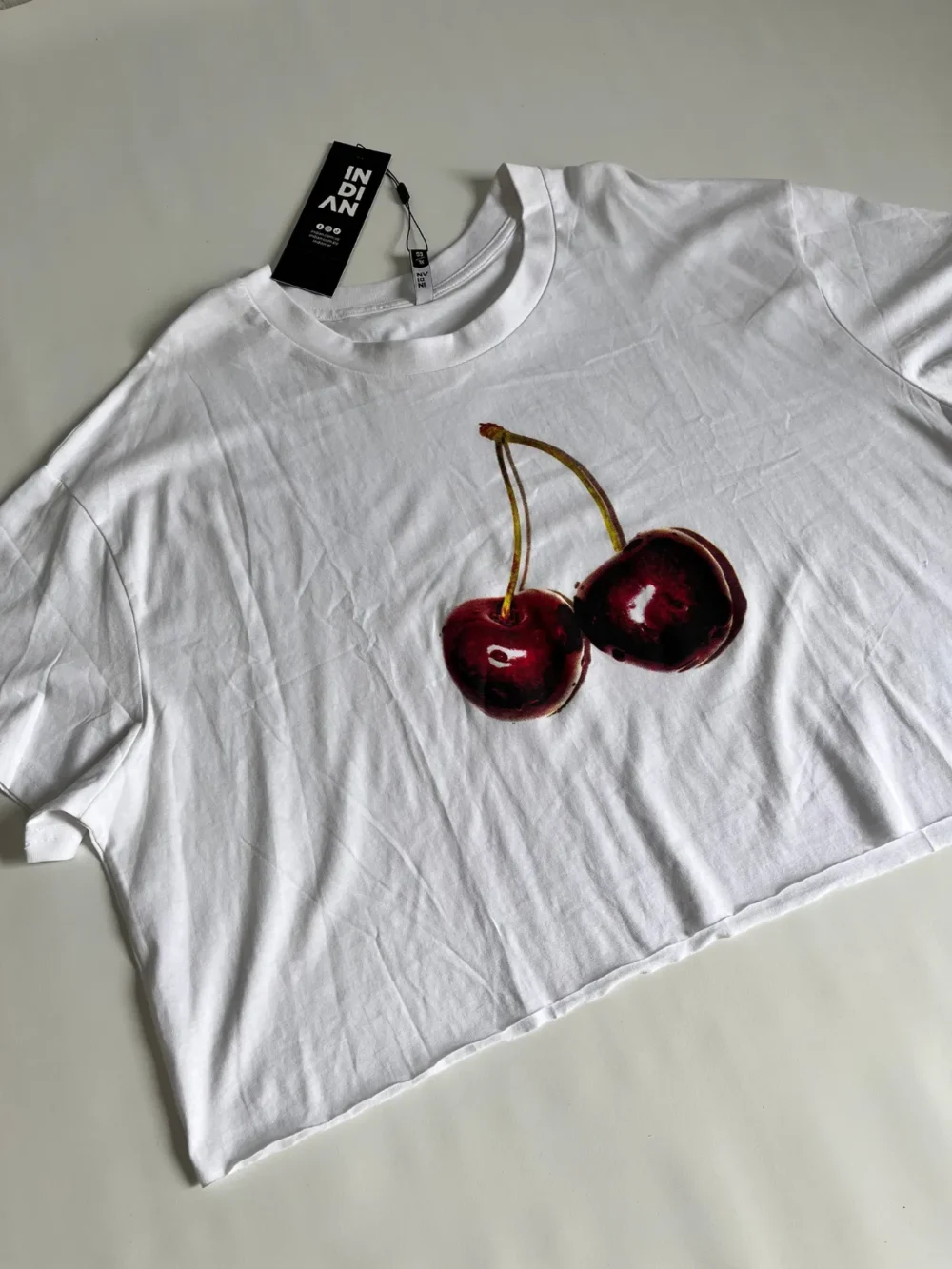 Remera con cerezas - Talle XL