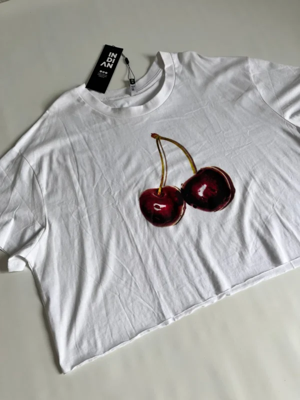 Remera con cerezas - Talle XL