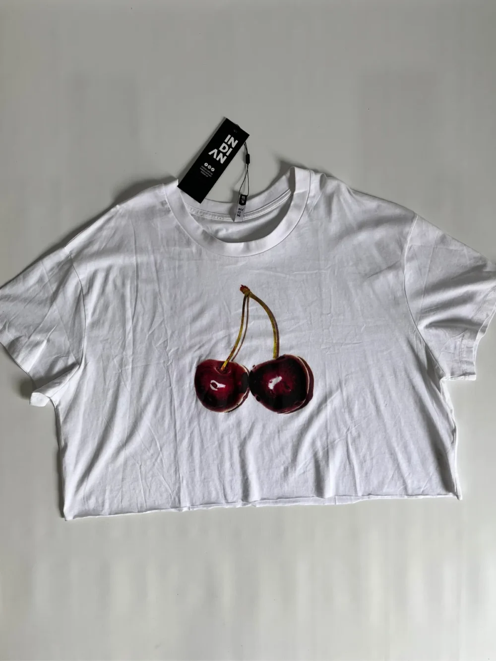 Remera con cerezas - Talle XL