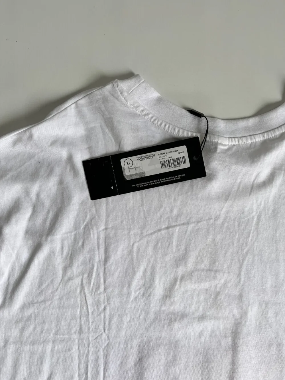 Remera con cerezas - Talle XL