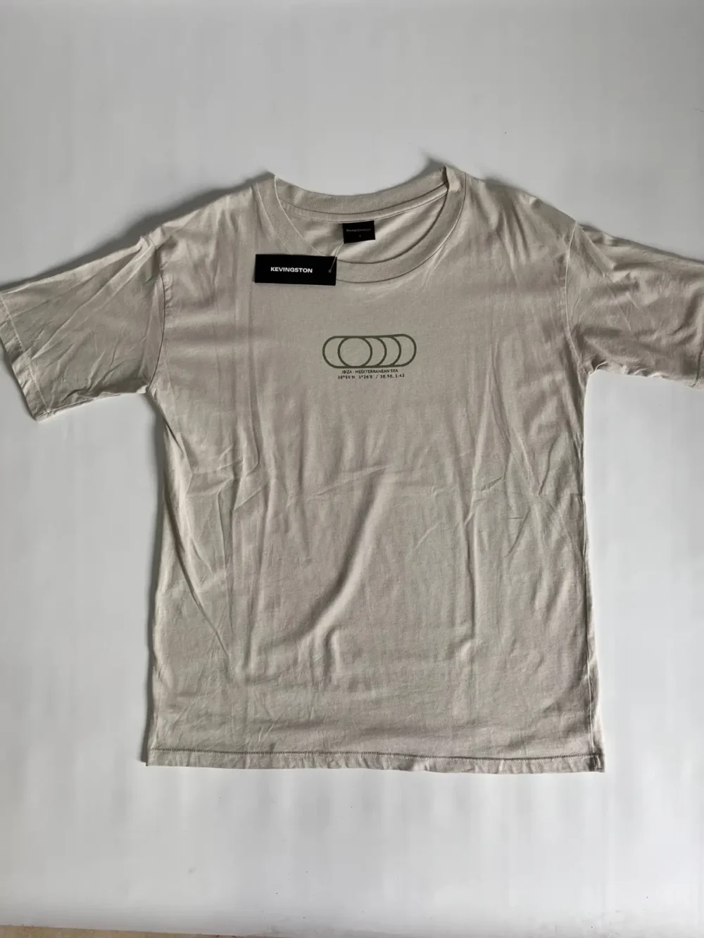 Remera oversize verde oliva Ibiza (Kevington)