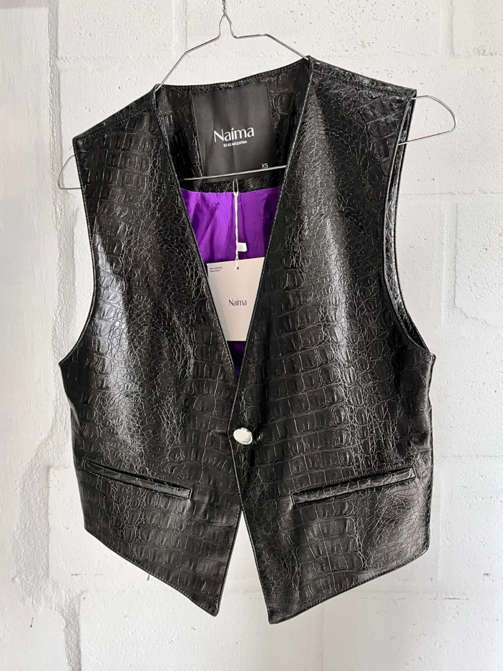 Chaleco croc negro forro violeta (Naíma) - Talle XS