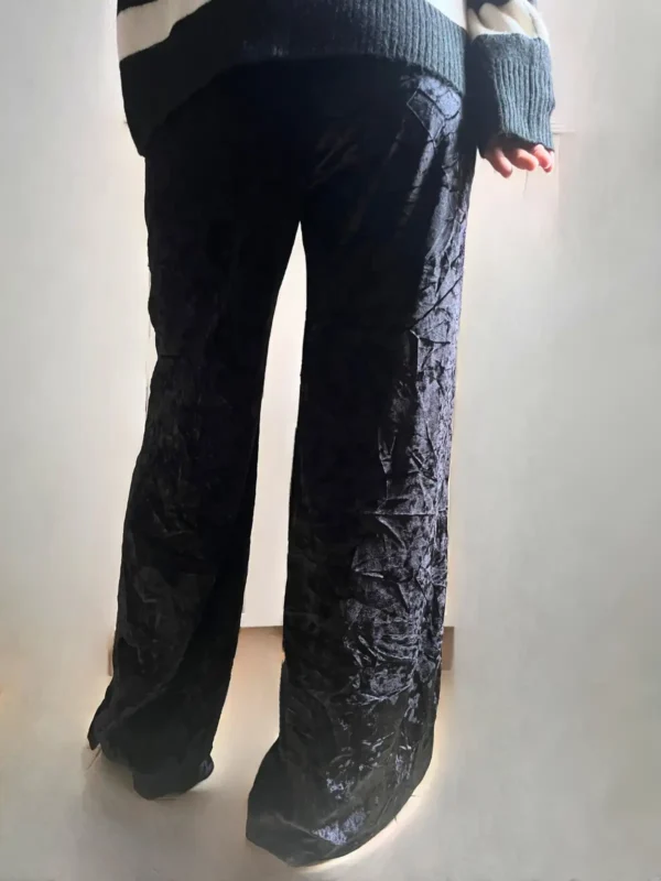 Pantalón negro terciopelo flare - Talle M