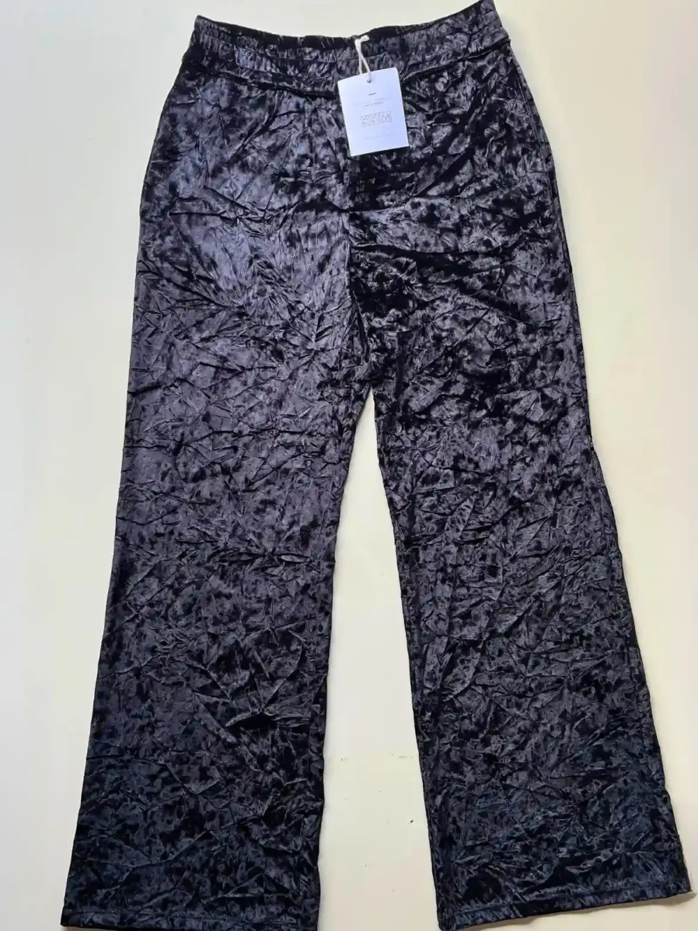 Pantalón negro terciopelo flare - Talle M